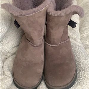 Ugg boots with bow